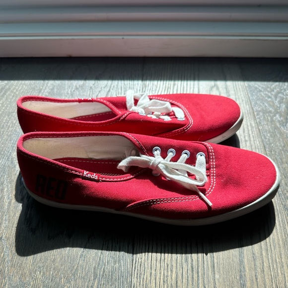 Taylor Swift x Keds Collaboration | US 7 - Picture 3 of 7